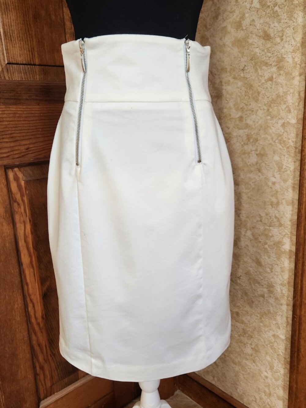 Worthington White Knee Length High Waisted Pencil Skirt With Front Zippers 6